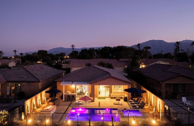 NEW~Sunset Palms~A/C Gameroom~Pool&Spa~EV charger