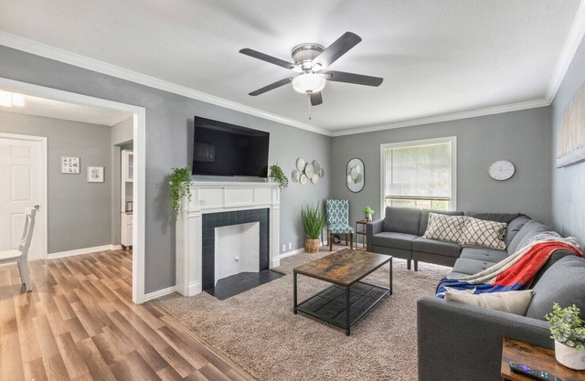 NEW! Temple Bungalow w/ Patio - 1 Mi to Hospital