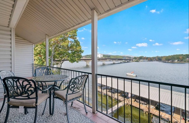 NEW!! The Boaty Hole - Boat Slip Included!!