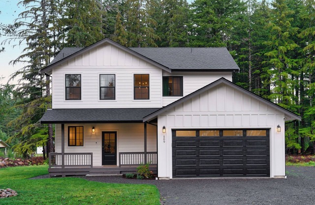 ✦NEW✦ The Evergreen Sanctuary - Family Friendly, Pool Table, Starlink, BBQ