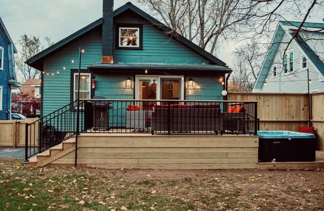 New! Thoughtful and Cozy Craftsman Waiting for You! Walk to village center!