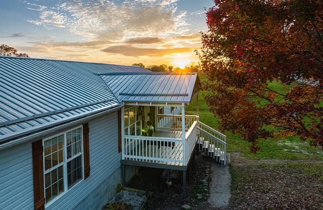 New!!!Thuja Hideaway next to NewRiverGorge. Amazing star gazing. Pet friendly!