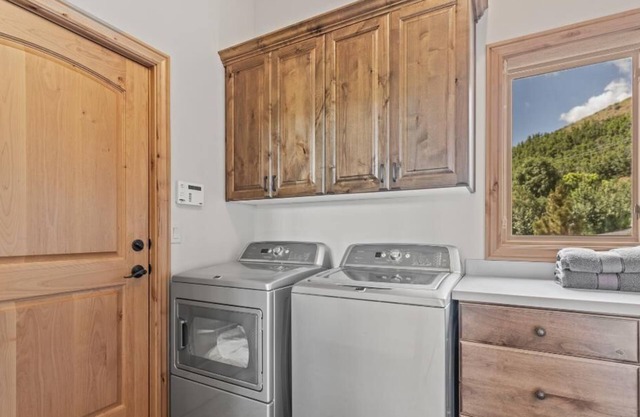 Private Weber River Access Stunning Family Retreat