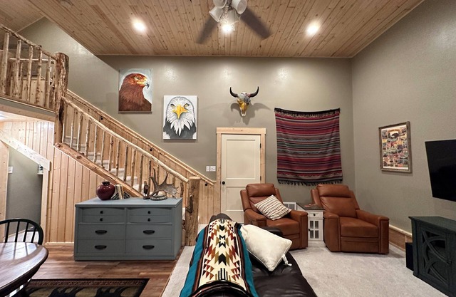 New to VRBO- Wooded cabin, close to Yellowstone with a hot tub