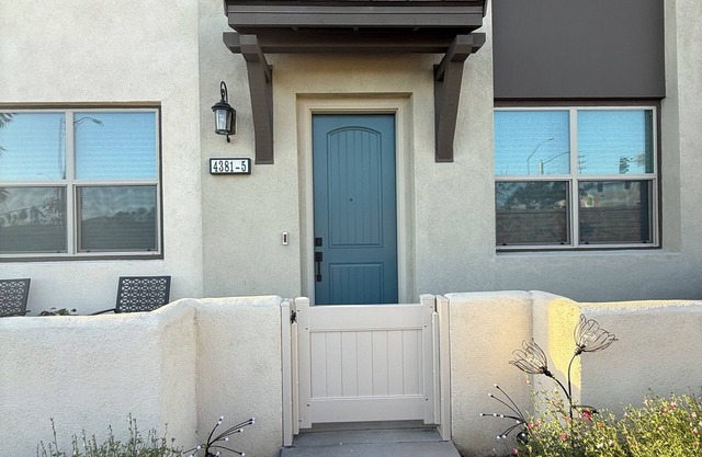 New townhome in lovely Ontario with WiFi, AC Garage Parking
