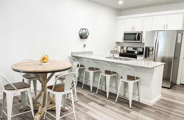 NEW Townhome - Pet Friendly - 3 BD - 30 Minutes from Adventure