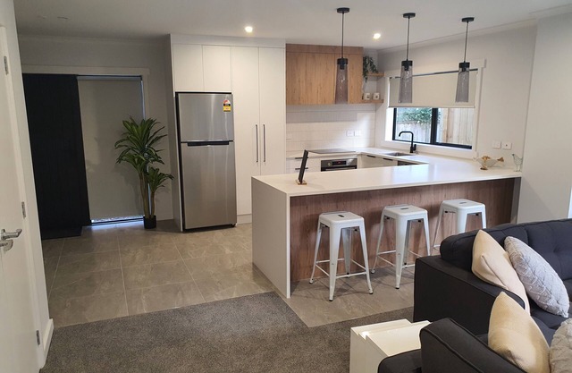 New Townhouse in Central Location