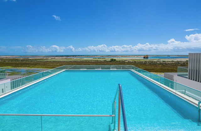 New two-bedroom apartment near the estuary and the beach. Less than 5 minutes' walk from everything!
