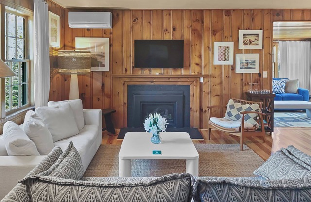 New! Two Bedroom, One Bath Near Beach With Sunroom