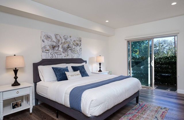 New Unit w/2BR 2BA w/tub jaccuzi - 1308 sq. ft