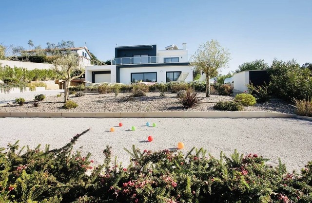 New vacation home for up to 8 people with private heated pool in Portugal!