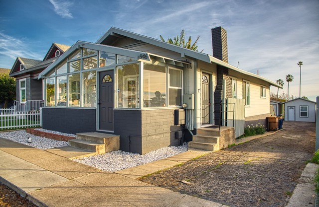 ** NEU ** Ventura Beach House, 2 + 2 + Bonusraum und Garage, 7 Minuten zu Fuß zum Strand / Pier