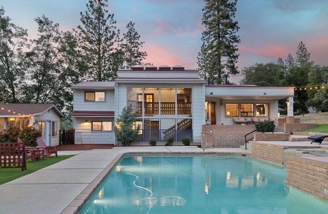 NEW! Views/ 3 Bedroom+Office+Play Room. POL/SPA and EV CHARGER. Family Friendly