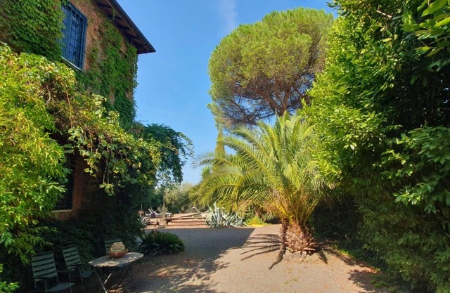 New! Villa Ceasar- unique vacation oasis, just 20 minutes from the Colosseum!