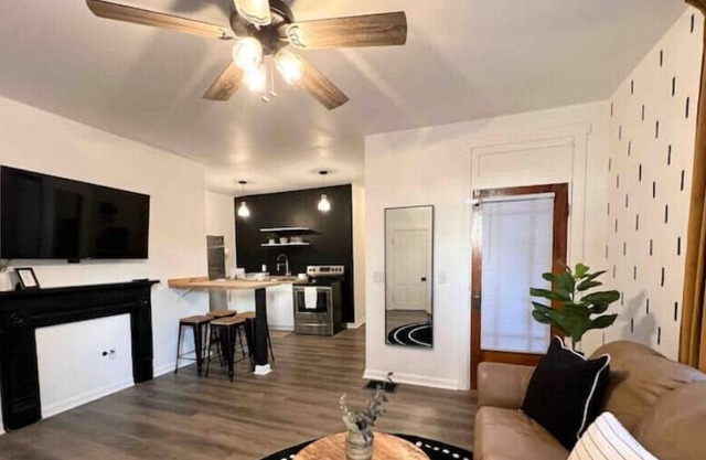 NEW! Walk to Main St-King beds