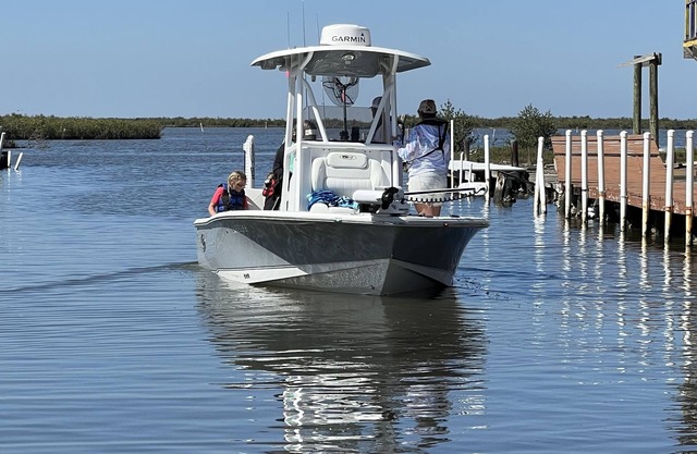 NEW water front 3bed 2.5bath camp with boat launch & ice maker.