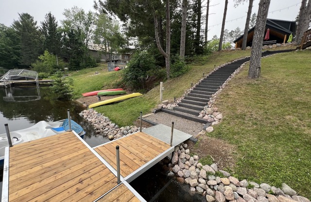 West Shore Chute Pond Waterfront Hüttenvermietung Angeln Bootfahren Allradwege