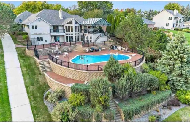NEW! WATERFRONT VACATION DREAM HOME!