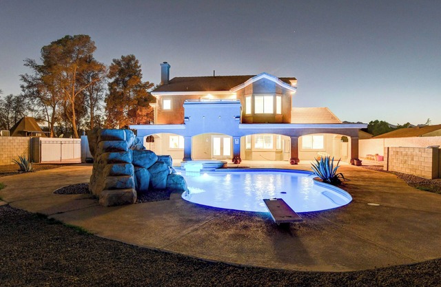 NEW: Waterslide Pool Villa + Basketball Court! 8MIN STRIP! ⭐️⭐️⭐️⭐️⭐️