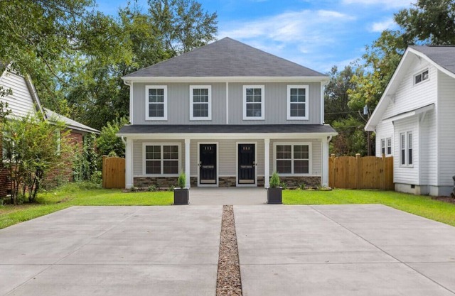 *New* WeCo Duplex | 8 BR, 75" TVs | Sleeps 16