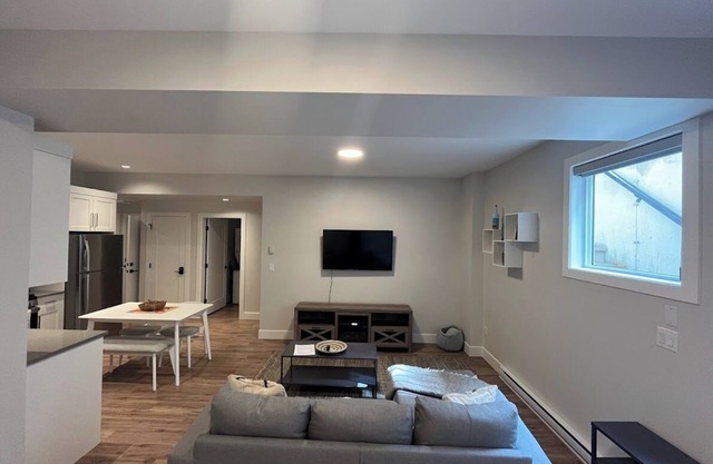 New White Rock Suite Close to Pier and Border