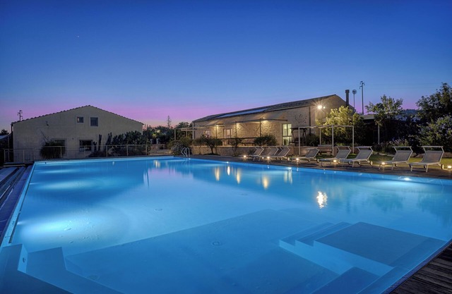 New: Wunderschönes Anwesen mit Meerblick, Infinity-Pool, Padel-Platz
