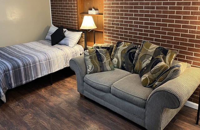 House located in the heart of Braselton, Walking distance to most events.