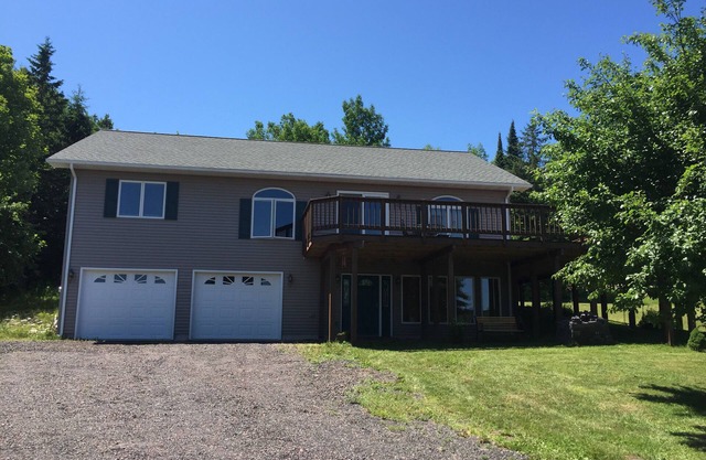 New Home-4 Jahreszeiten-Canal Views-Kamin-Huge Deck-Great Location in Houghton