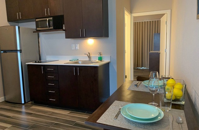 Newer private apart-hotel suite in Old Town