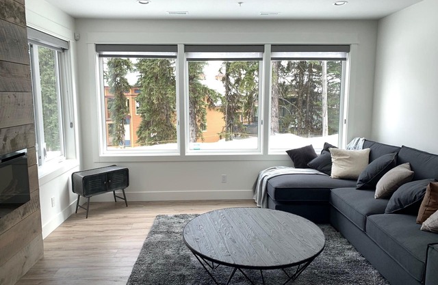 Neuestes Ski in Ski Out Luxushaus bei Silverstar! Suite in Vantage bei Silverwoods