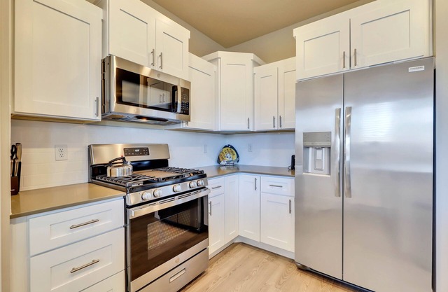 Newer townhome in Cedar City, 3 bdrm/2 bath 2 level private home
