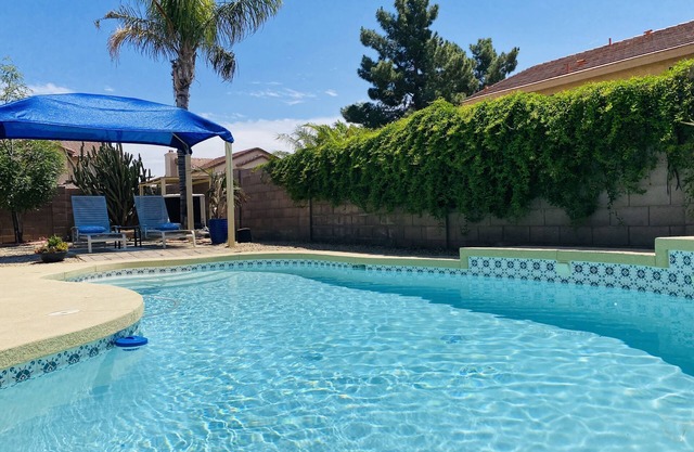 Newley remodeled 3 bed/2bath heated pool , pool table.