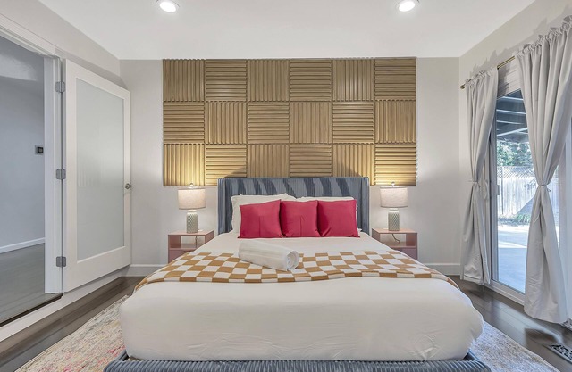NewLuxHome!PoolTable!HotTub!Heart of Downtown SJ