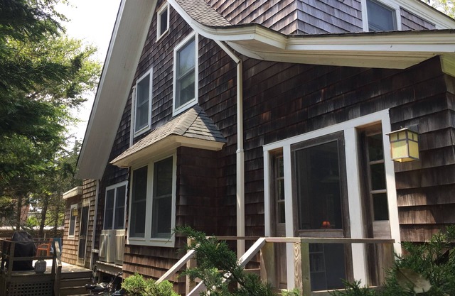 Neu erhältlich - Geräumiges, klassisches Familienhaus auf Fire Island mit modernen Annehmlichkeiten