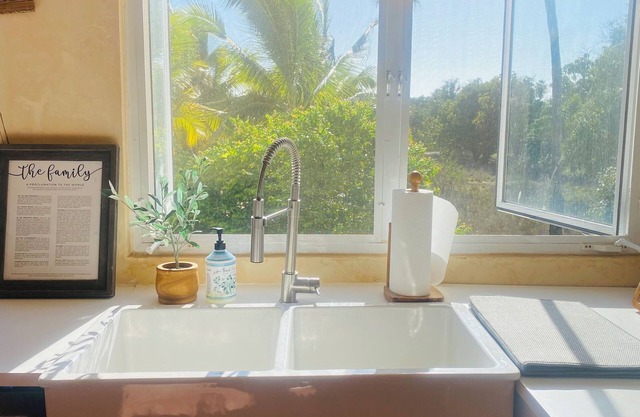 Newly built 2 bedroom house 2nd story living, with WiFi in Pescadero on orchard