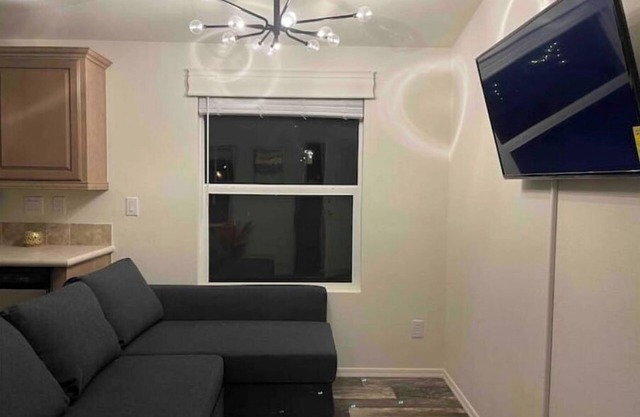 Newly Built 2-Bedroom Home with Free Parking