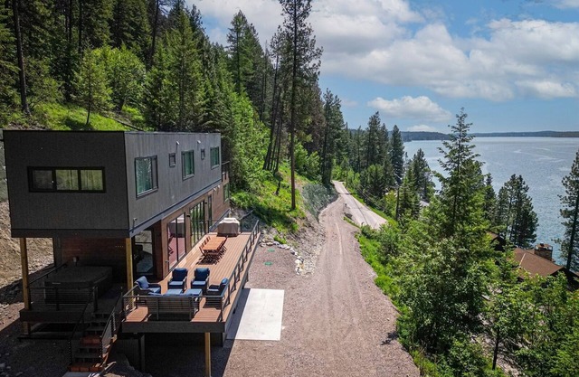 Newly Built 2022 Modern Whitefish Lake Residence with Exclusive Hot Tub and
