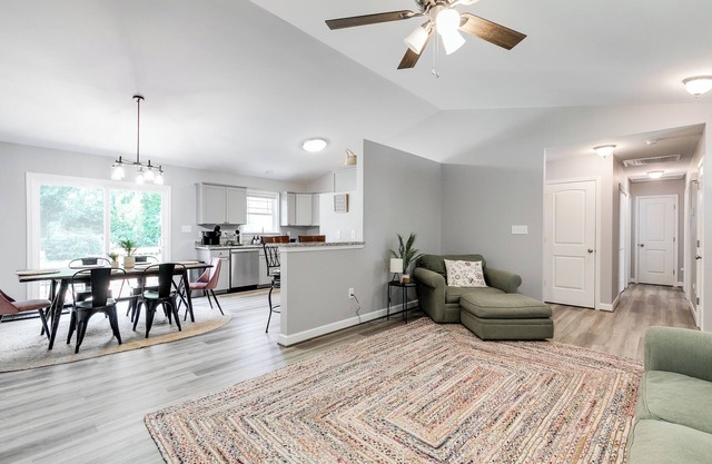 Newly Built 3 Bedroom Home Near Downtown!