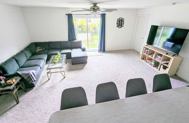 Newly Built 4bed/2bath ** 15 min from the Beach