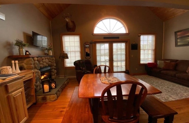 Newly Built Adirondack Cottage with Lake Views!