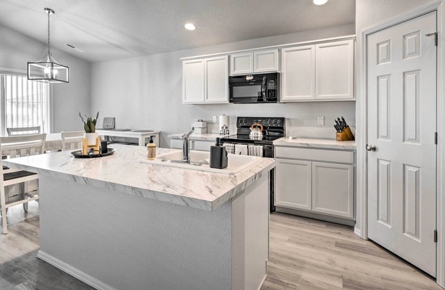 Newly Built Caldwell Home w/ Yard, Near Downtown!