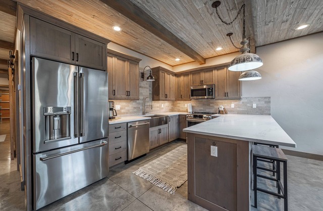 Newly Built Condo-Near All Things Glacier- 2 bd/2ba -Private Hot Tub, A/C - #1-3