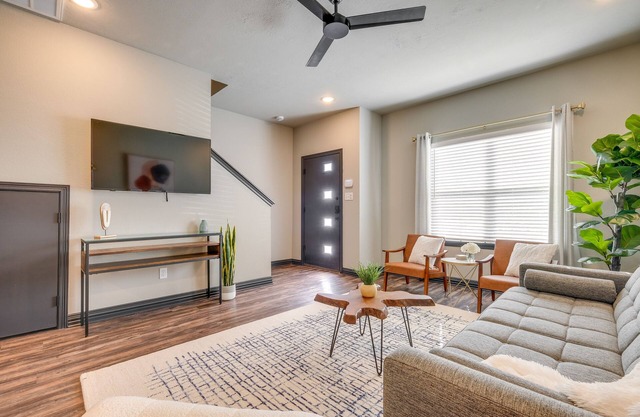 Newly Built 'Corner Hideaway' 3 Mi to Texas A & M