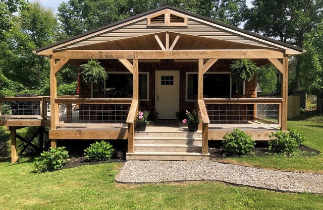 Newly built home less than 2 miles from the New River Gorge!