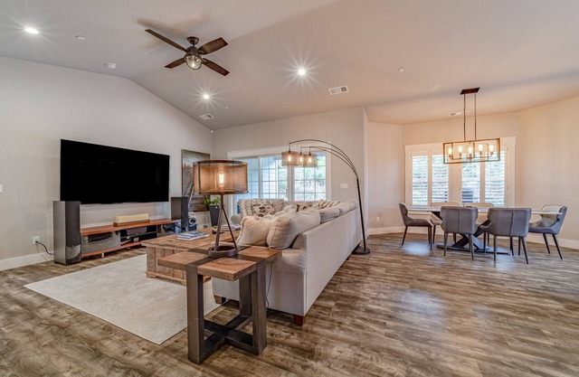 Newly built home with hot tub, fire table, game room & gym with Peloton bike