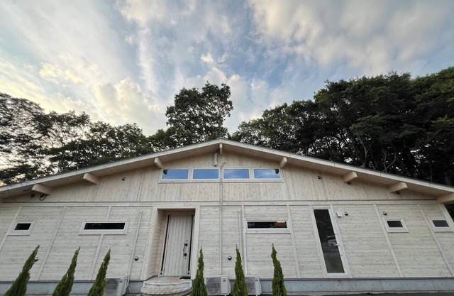 Newly built log house for rent for up to 14 people / Kitasakugun Nagano