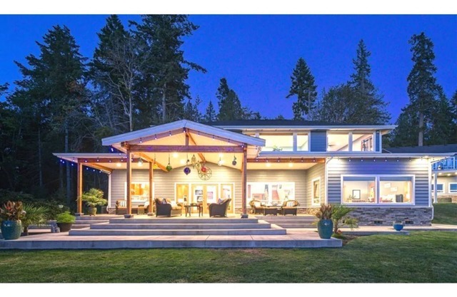 Newly Built Luxury 4 bedroom Waterfront Home