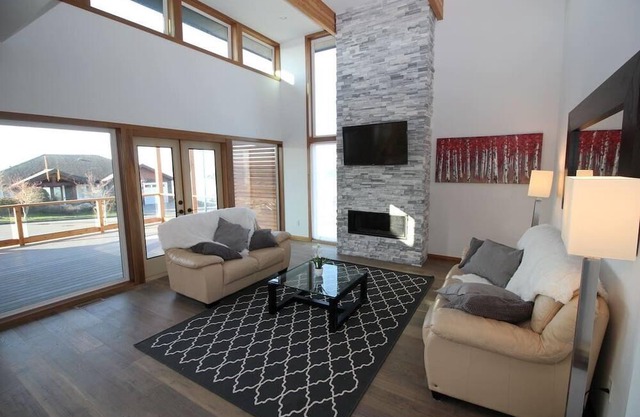 Newly Built Luxury home with Water View!