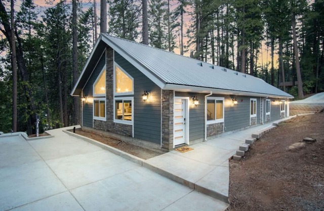 Newly Built Luxury Villa in the Sierra Mountains