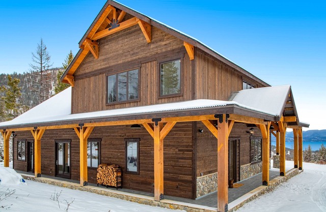 Newly built mountain home with water views, balcony, two kitchens, & W/D